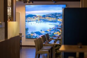 Neu eingerichtetes Restaurant – Foto 2
