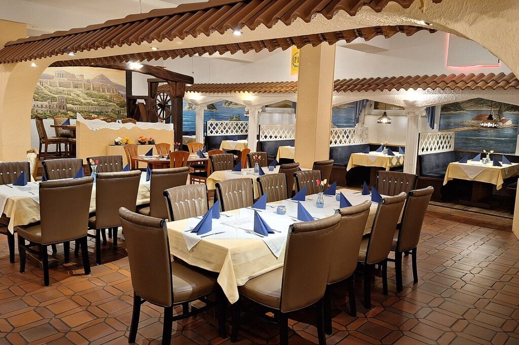 Restaurant in klassisch griechischem Stil