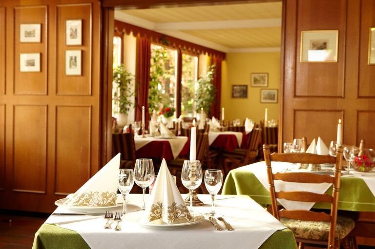 Restaurantbereich im Hotel – Top-Lage direkt an der Mosel bei Bernkastel-Kues sucht neuen Betreiber