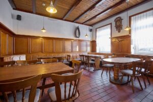 Traditionsgaststätte zum Speisen und Verweilen... – Foto 4