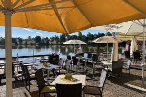 See-Restaurant mit 2 Bankettsälen und schöner Seeterrasse – Foto 2