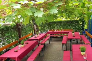 Alteingesessene Gaststätte mit Außengastronomie – Foto 2