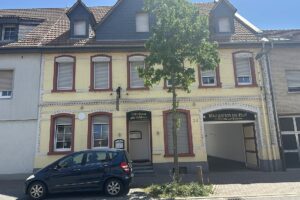volleingerichtete Traditionsgaststätte mit Biergarten und Betreiberwohnung
