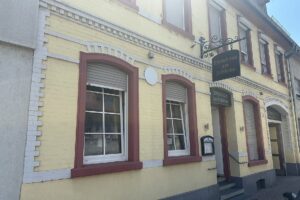 volleingerichtete Traditionsgaststätte mit Biergarten und Betreiberwohnung – Foto 2