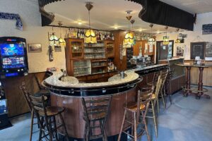 Kultkneipe im Herzen von Neumühl – Foto 2