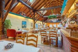 Pächter gesucht! Gut etabliertes Restaurant in idylischer Lage – Foto 2