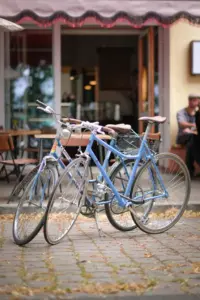 Stylisches Cafe mit eigener Patisserie und großer Showküche im Industrial Style – Foto 4