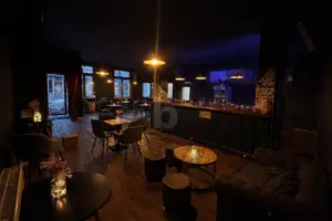 LOKAL IN BESTLAGE – Foto 2
