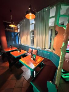 Café / Bar mit Außenbereich zur Übernahme – 62 Sitzplätze – Foto 2