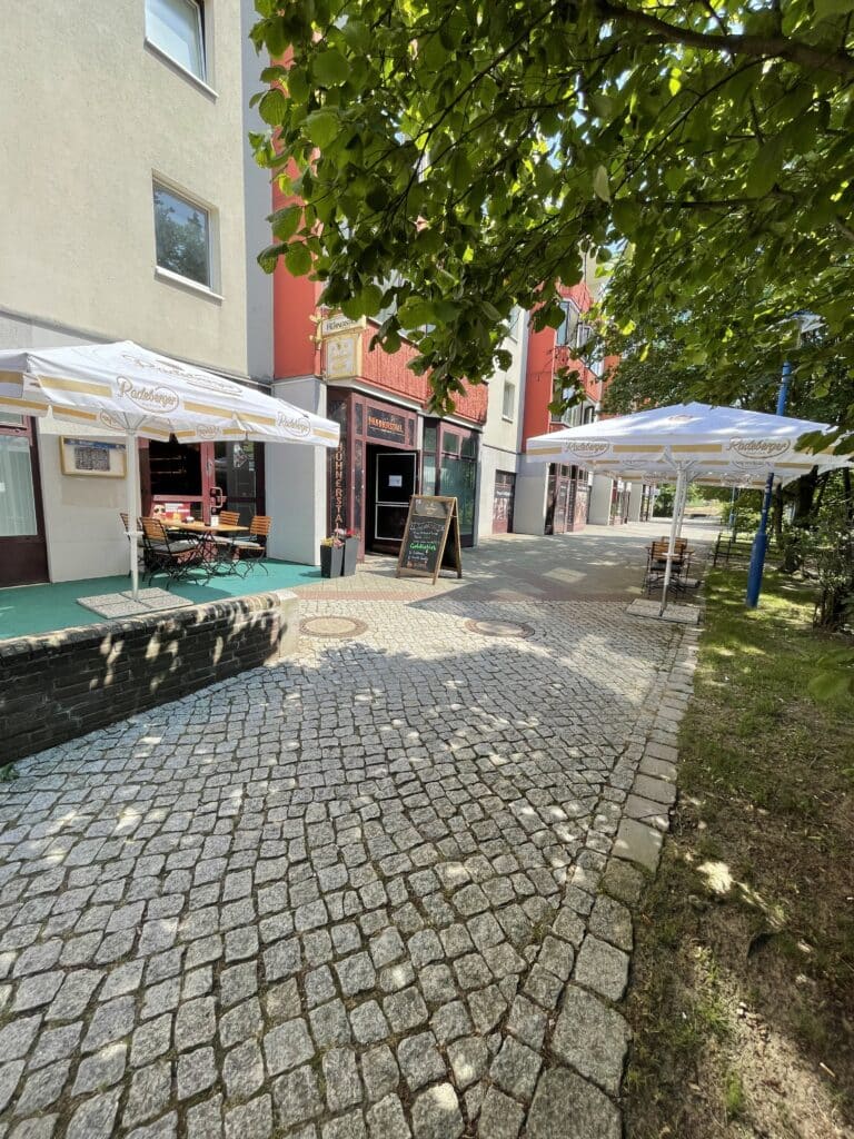 Traditionskneipe in Berlin Hellersdorf auf dem Kastanienboulevard
