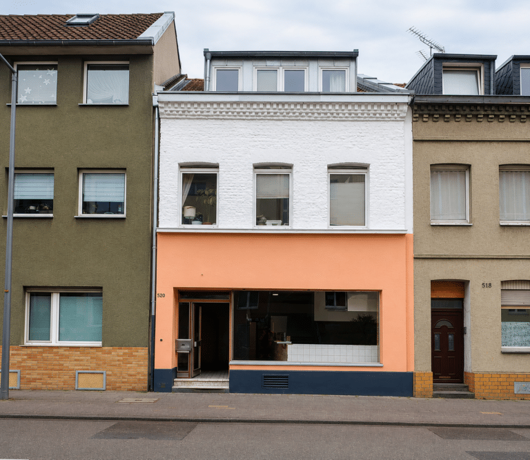 26002 - Leerstehender Imbiss mit großer Schaufensterfront und vielseitiger Nutzung