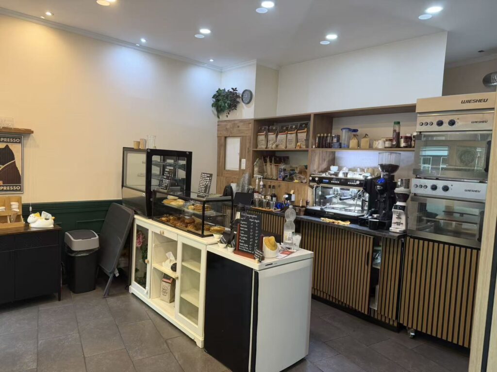 Voll ausgestattetes Café zur Übernahme in Berlin-Kreuzberg