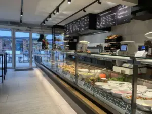 Willkommen in der Alleestraße: Wo Fischgenuss und Erfolgsgeschichte sich treffen – Foto 5