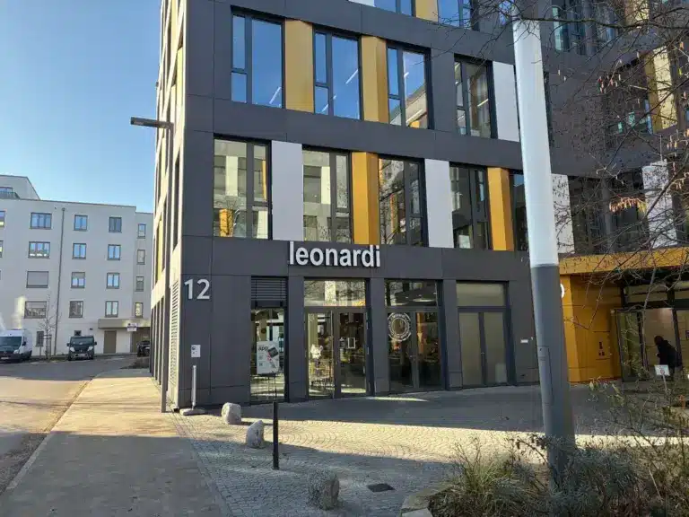 Einladende, moderne Gastronomie – sofort nutzbar dank vorhandener Küche, ideal für Tages-&Abendgäste