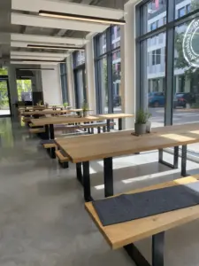 Einladende, moderne Gastronomie – sofort nutzbar dank vorhandener Küche, ideal für Tages-&Abendgäste – Foto 3