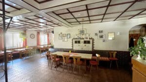 Fränkischer Traditionsgasthof mit Biergarten und Hotelzimmern – Foto 2