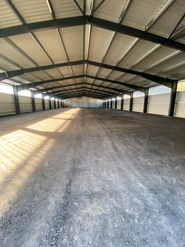 Freitragende Lagerhalle