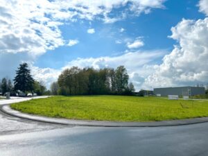 Großes Gewerbegrundstück zu verpachten! Direkt an der Bundesstraße in Hachenburg! – Foto 2