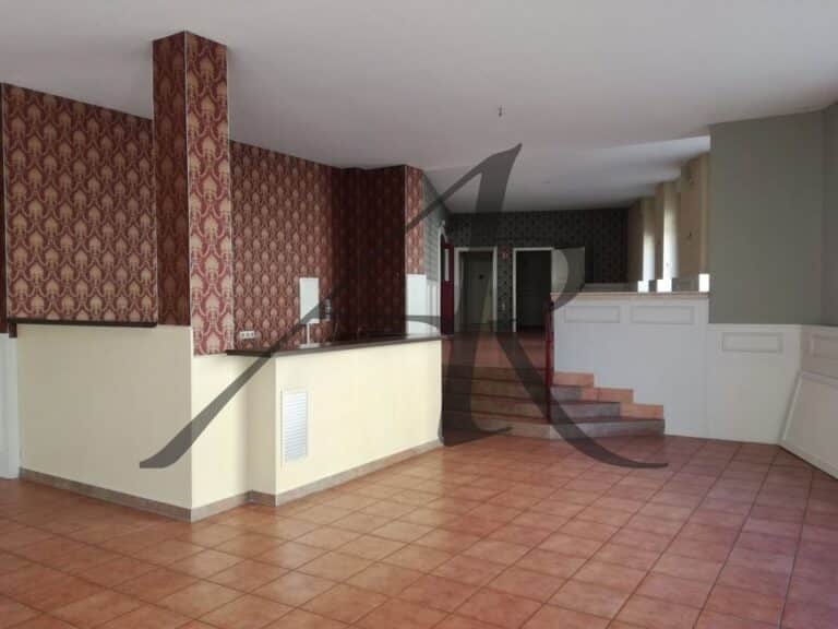 tolle Gewerbeeinheit sucht neuen Mieter - Büro/Praxis oder Restaurant/Gaststätte oder oder oder ...