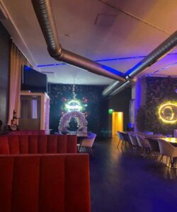 Notverkauf 1A Lage Shisha bar (Restaurant) mit Imbiss nahezu U-Bahn Oranienburger Tor mit Livemusik in Chausseestr. 11, Nutzfläche ca.445 m² Nettomiete 8000€ 10115 Berlin-Mitte – Foto 2