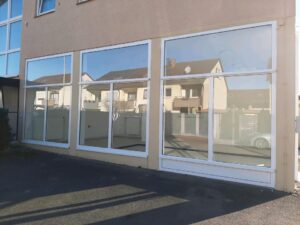 Ladengeschäft mit großen Fenster in Sachsenheim zu verpachten – Foto 2