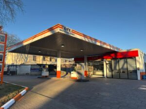 Modernisierte BFT-Tankstelle mit Grundstück – Foto 2