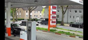 Modernisierte BFT-Tankstelle mit Grundstück – Foto 3