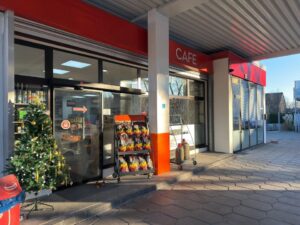 Modernisierte BFT-Tankstelle mit Grundstück – Foto 5