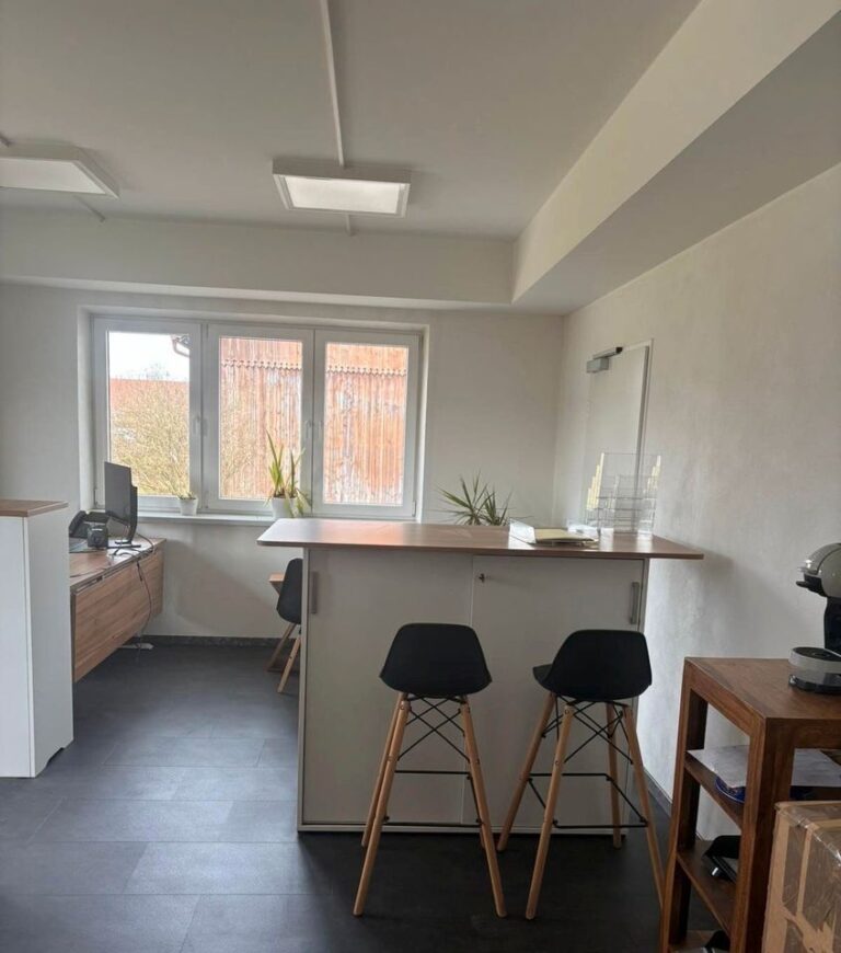 Büroraum 30m2 Lagerfläche 200m2 mit Toilette zu verpachten vermie