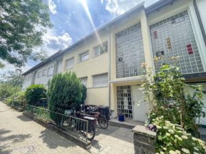 Kirchzarten: Vielseitiges Mehrfamilienhaus auf Erbpacht – Ideal für Anleger & Selbstnutzer