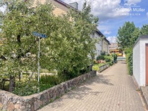 Kirchzarten: Vielseitiges Mehrfamilienhaus auf Erbpacht – Ideal für Anleger & Selbstnutzer – Foto 4