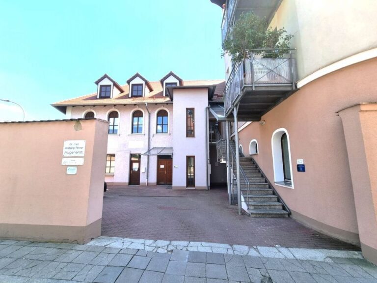 178 m²/ 240 m² - Arztpraxis, Büro, Kanzlei ab 01.01.2027 zu verpachten