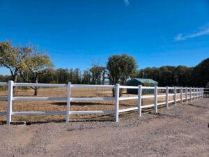 Offenstall mit Unterstand und Wiese zu verpachten – Foto 5