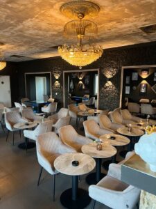 Neuer Pächter gesucht! Café • Cocktailbar