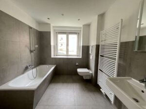 Wohnkomfort im Erdgeschoss – Einbauküche inklusive & Pachtgarten möglich – Foto 4