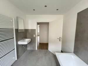 Wohnkomfort im Erdgeschoss – Einbauküche inklusive & Pachtgarten möglich – Foto 5