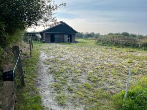 Offenstall mit ca. 1,5 ha Weide zu verpachten, Selbstversorger! – Foto 2