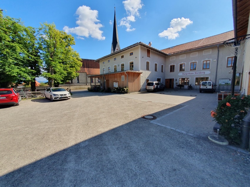 Landgasthof mit Hochzeitssaal, Biergarten und Pächterwohnung in Oberbayern