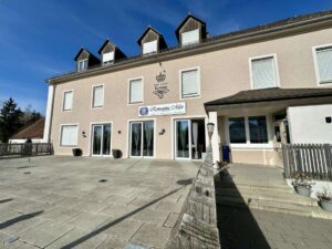 Erfolgreiches Restaurant plus Hotel – 24 Betten, moderne Küche, beste Anbindung - zu verpachten – Foto 2