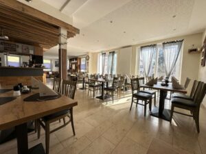Erfolgreiches Restaurant plus Hotel – 24 Betten, moderne Küche, beste Anbindung - zu verpachten – Foto 4